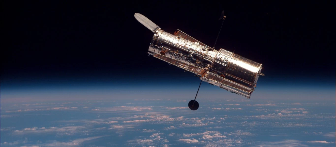 Το Hubble της NASA απαθανατίζει τα νεφελώματα «Πεταλούδα» και «Σκαθάρι» (φωτο)